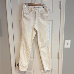 Athleta Women's white Jeans size 4 stretchy